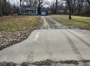 1301 Parker St, Osawatomie, KS 66064