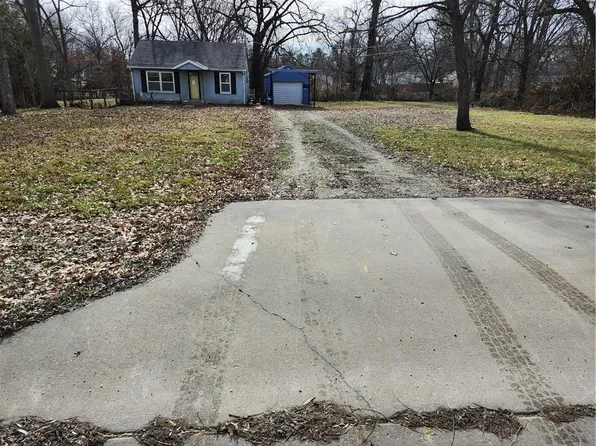 1301 Parker St, Osawatomie, KS 66064