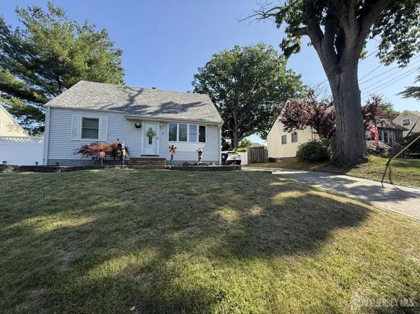 39 Stratford Rd, East Brunswick, NJ 08816
