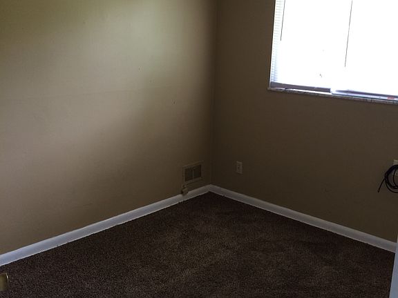 4th image of 256 Broadmeadows Blvd