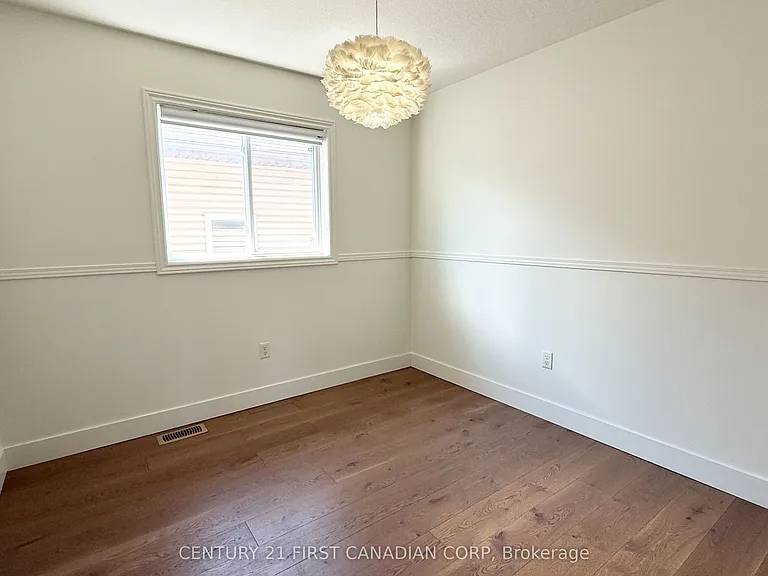 197 Baxter St — Photo 24