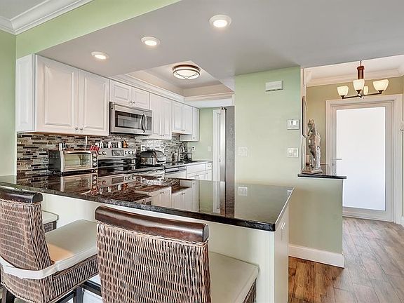 4th image of 333 NE 21st Avenue #516