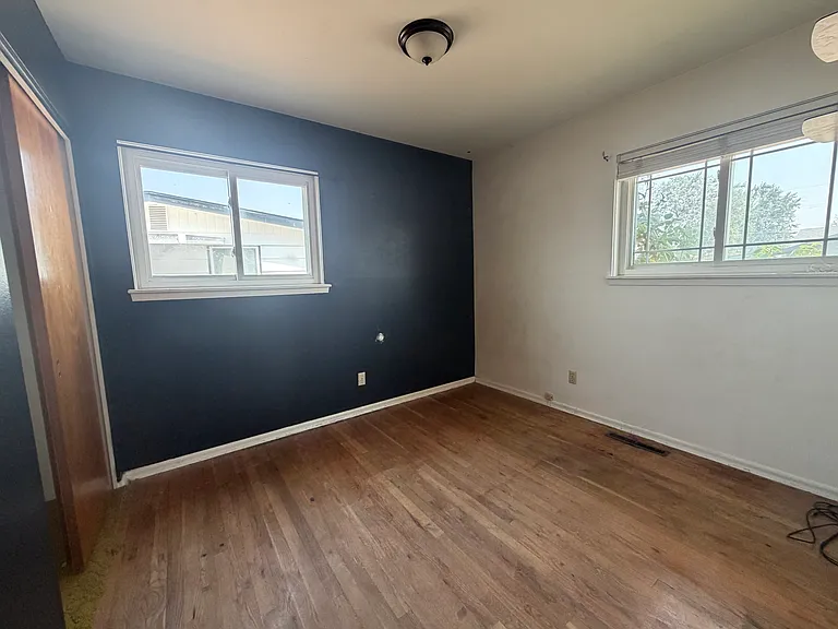 1045 Gridley Dr — Photo 4
