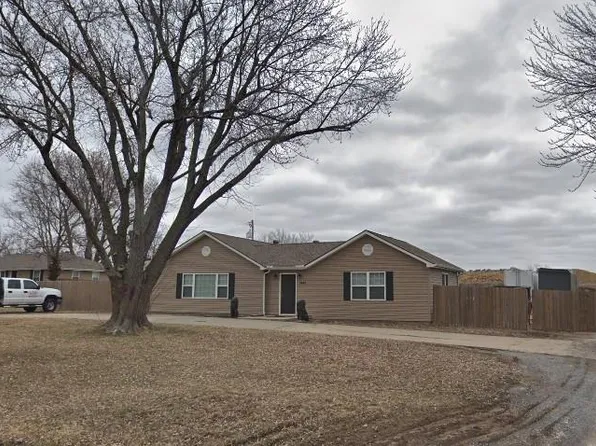 2440 NW Lowenstein Dr, Lees Summit, MO 64081