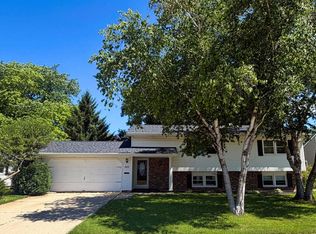 828 W 19th Ave, Oshkosh, WI 54902