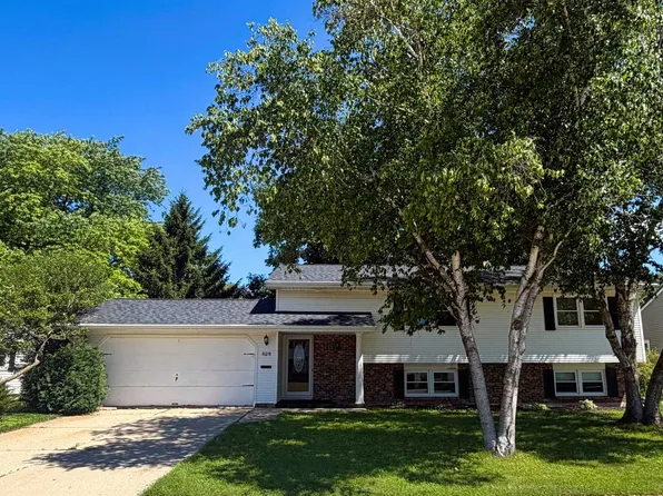 828 W 19th Ave, Oshkosh, WI 54902