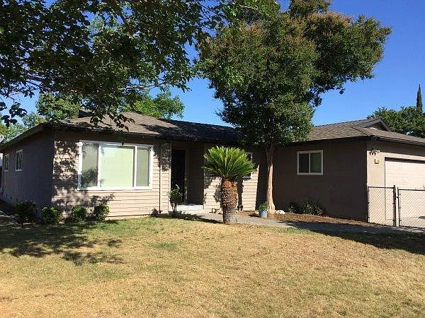 2994 Homsy Ave photo 1