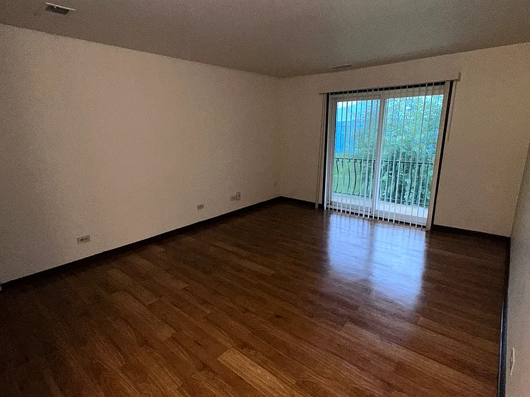 2139 175th St #8 — Photo 2