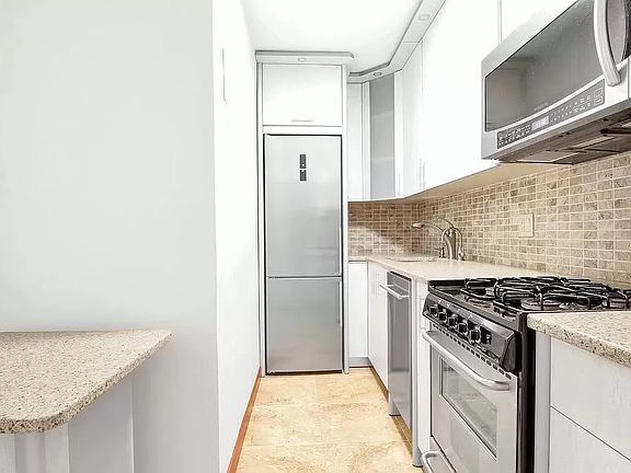 5th image of 201 E 83rd St APT 10E