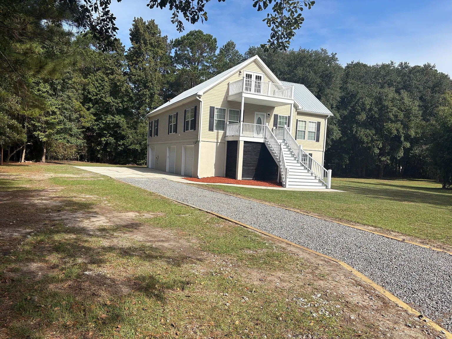 3 bed, 2000 sqft, $2,950 — Photo 2
