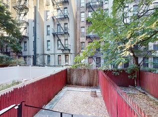 337 E 90th St #1E, New York, NY 10128