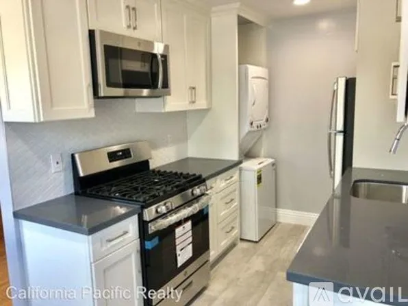 4221 Market St APT B, Oakland, CA 94608