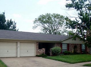 6409 Winn Dr, Edgecliff Village, TX 76134