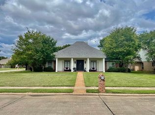 4136 Waterford Dr, Alexandria, LA 71303