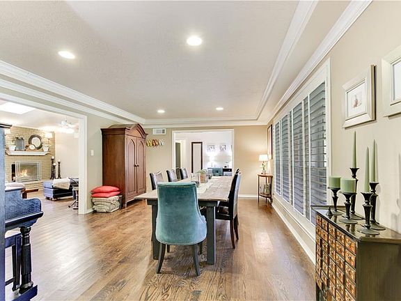 4th image of 4445 Laren Ln