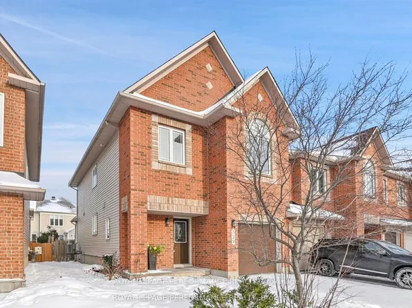 622 Louis Toscano Dr, Ottawa, ON K4A 0B3