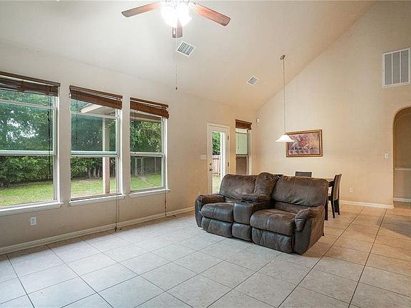 5th image of 617 Purtis Creek Ln