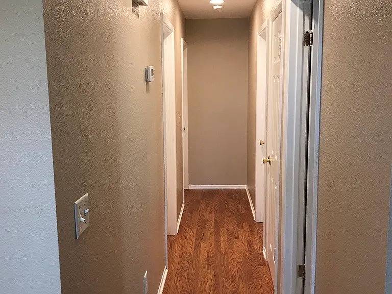 515 W 6th St #1 — Photo 3