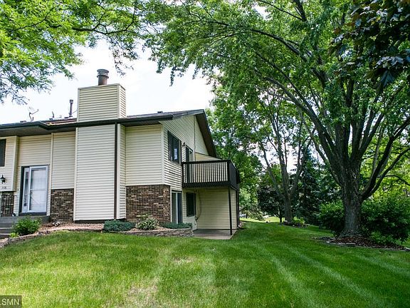 4th image of 908 Heritage Ct W