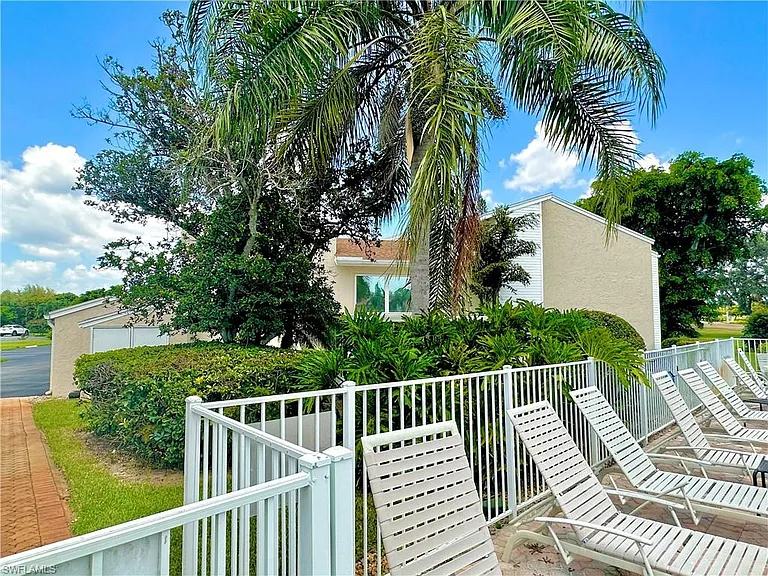 416 Bristle Cone Ln #9 — Photo 38