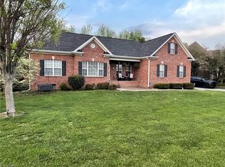 915 Kaye Gibbons Ct, Kernersville, NC 27284