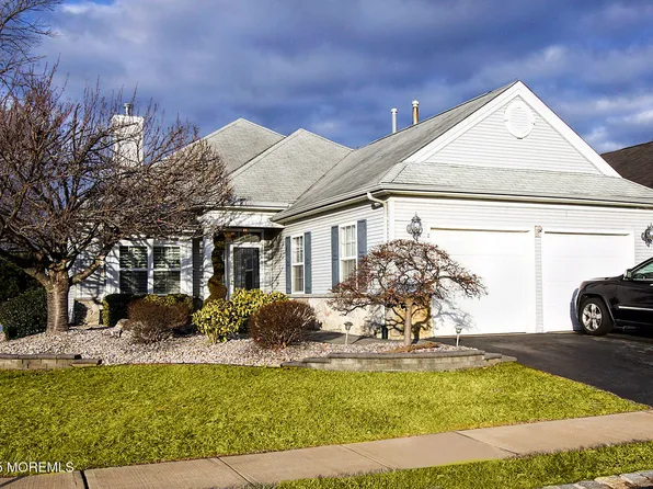 2 Glasdale Court, Manchester, NJ 08759