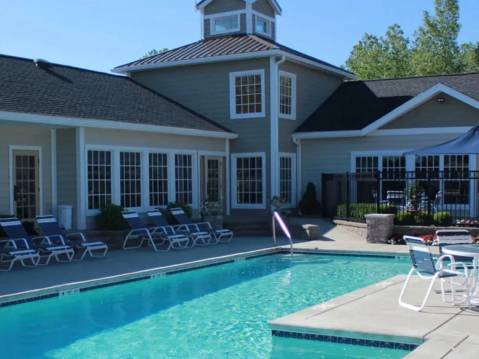 Country Club Manor