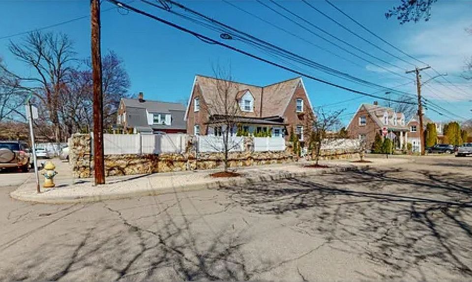 1st image of 60 Meadowbrook Rd