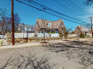 60 Meadowbrook Rd, Fairfield, CT 06824