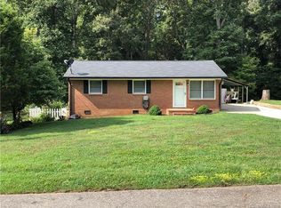 213 Point Cir, Belmont, NC 28012