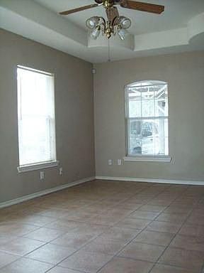 3rd image of 2206 Moonlight Ln APT 2