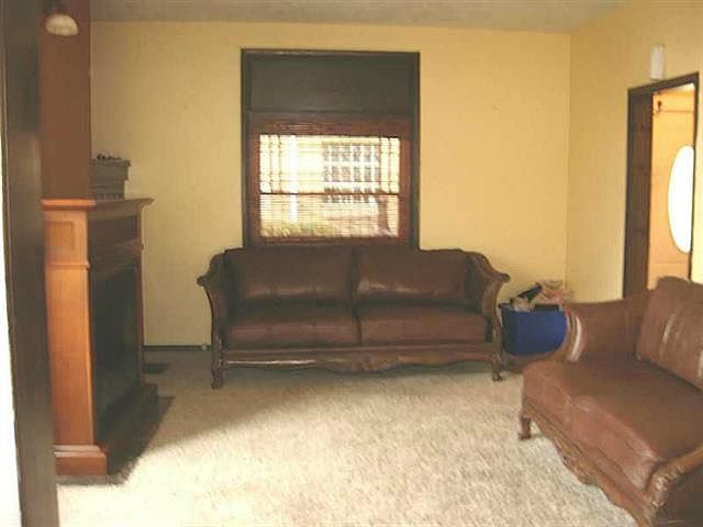 2nd image of 522 California Ave