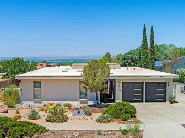 2221 Punta De Vista Dr NE, Albuquerque, NM 87112