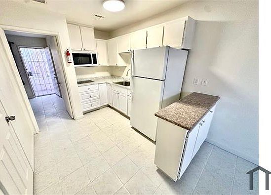 3rd image of 66362 7th St APT J