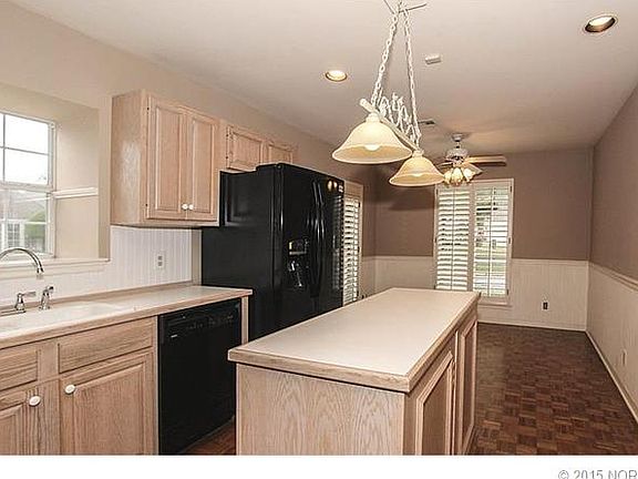 2nd image of 9156 S Florence Pl