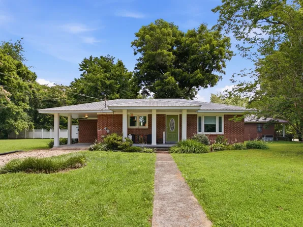 150 Toms Creek Rd, Linden, TN 37096
