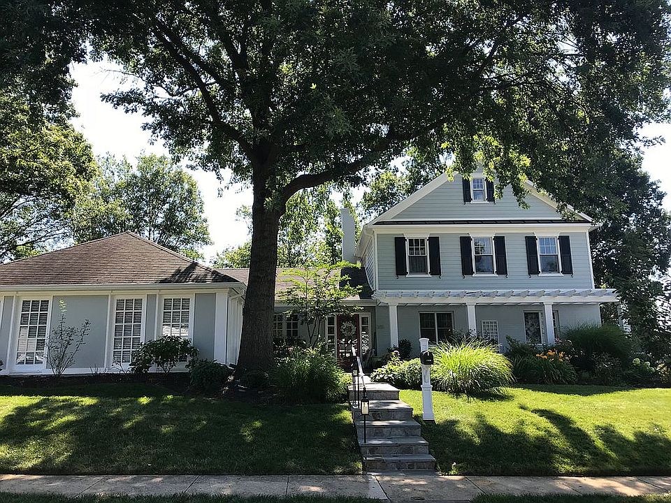 1st image of 305 Cloverway St