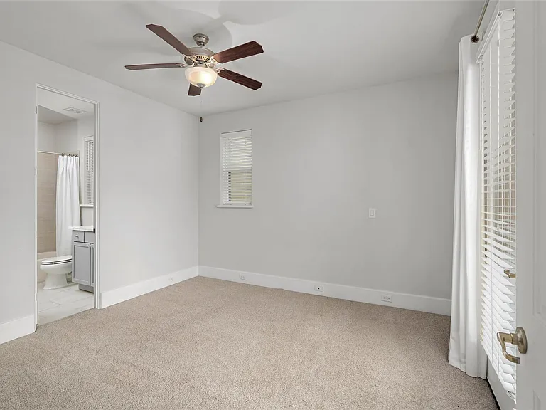 5646 Larkin St — Photo 19