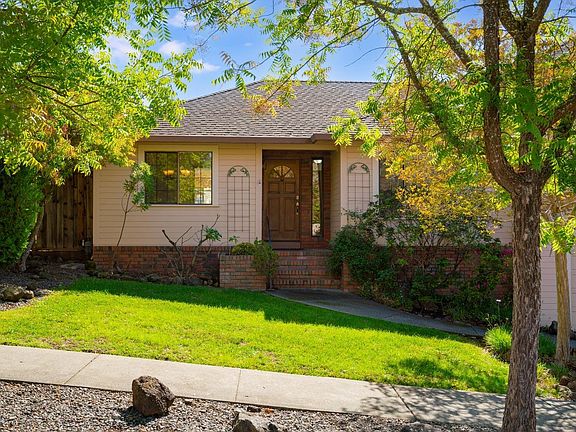 4th image of 4810 Burdock Court