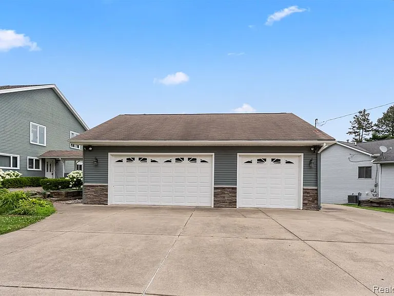 6628 Longworth Dr — Photo 27