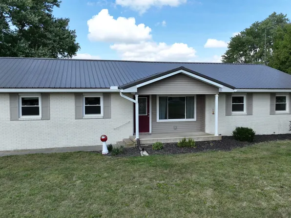 99 Westwood Dr, Flora, IN 46929