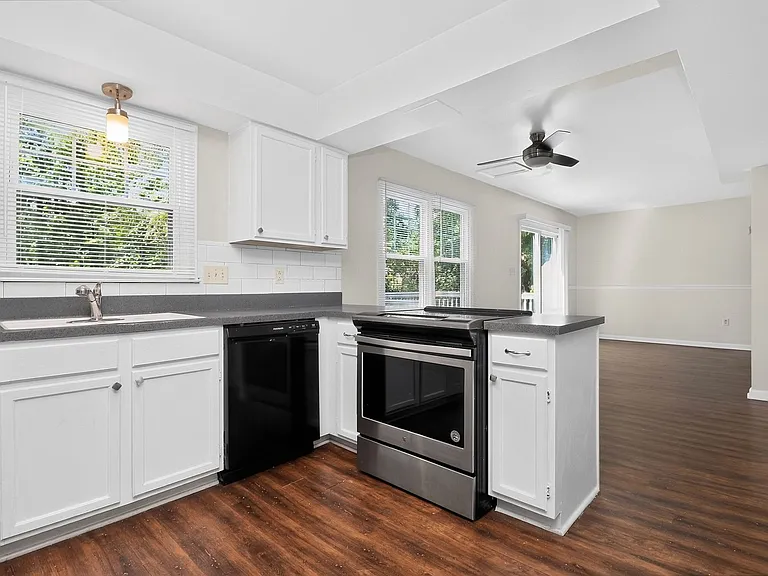 4307 Saxonbury Way — Photo 5