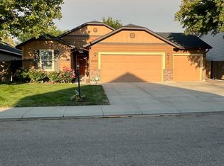6816 S Mistyglen Ave, Boise, ID 83709