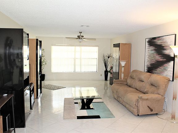 2nd image of 4670 Rosewood Tree Ct APT A