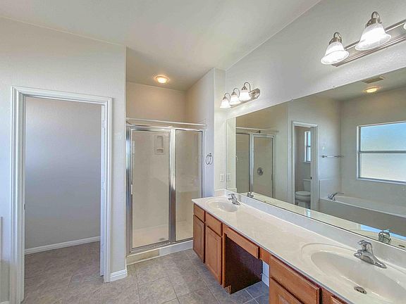 5th image of 609 W 37th St