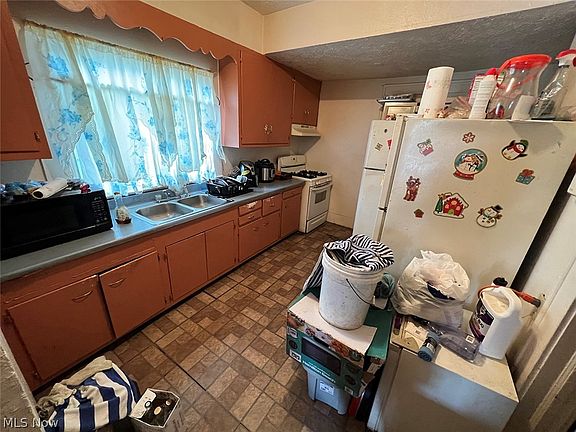 5th image of 426 W Bartges St
