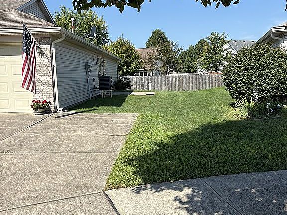 4th image of 1320 Swan Dr