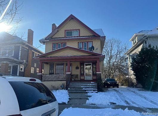 1st image of 136 Tennyson St