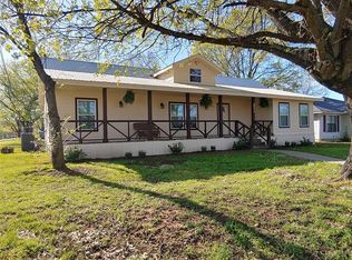 211 McFall St, Whitesboro, TX 76273
