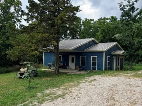42 Bear Dr, Mound City, KS 66056